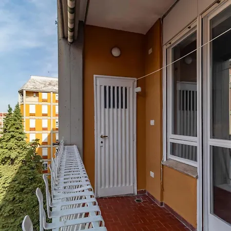 Apartman 1950 - Bright In Octagonal Tower